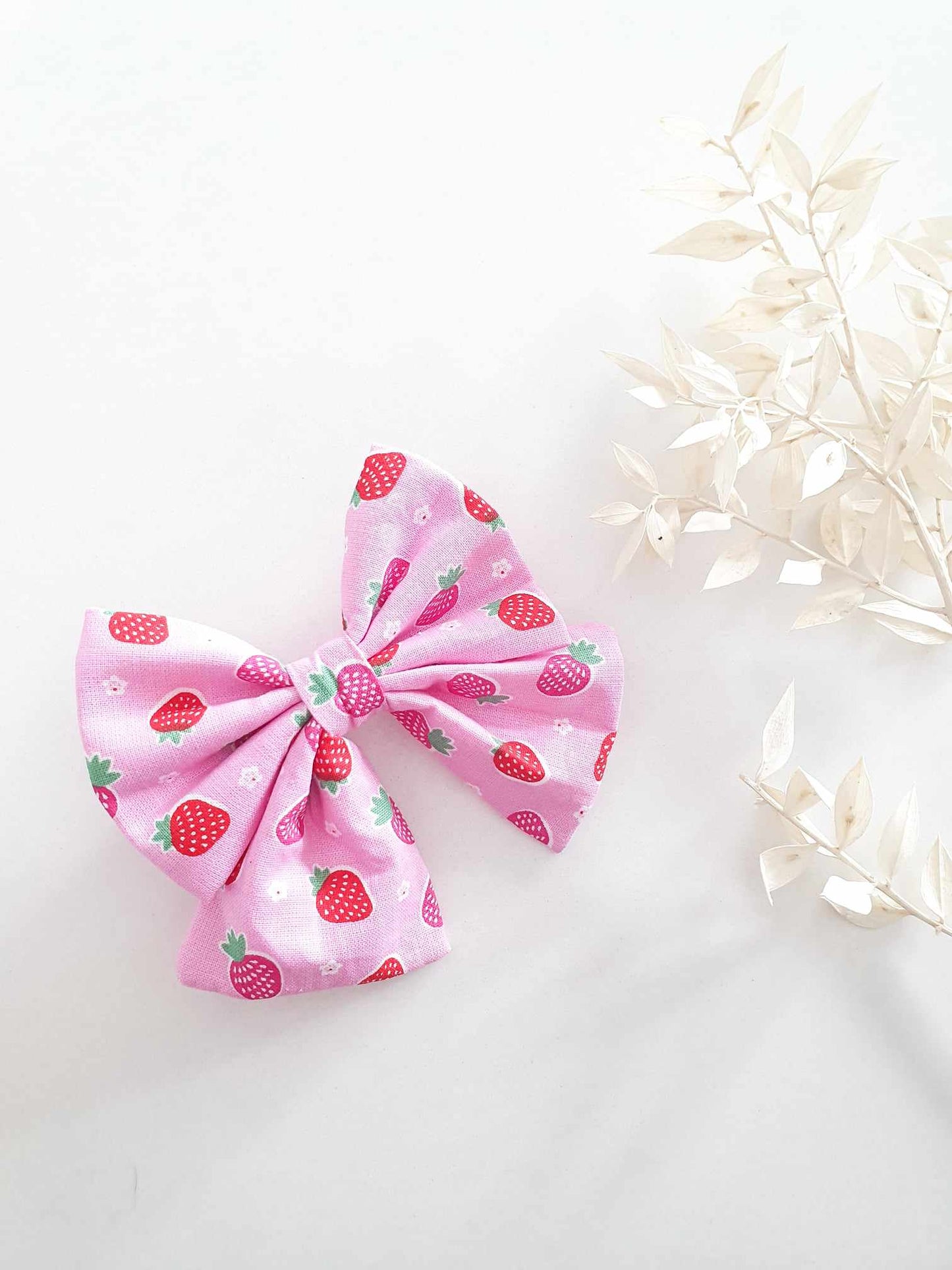 Strawberry Patch Bow