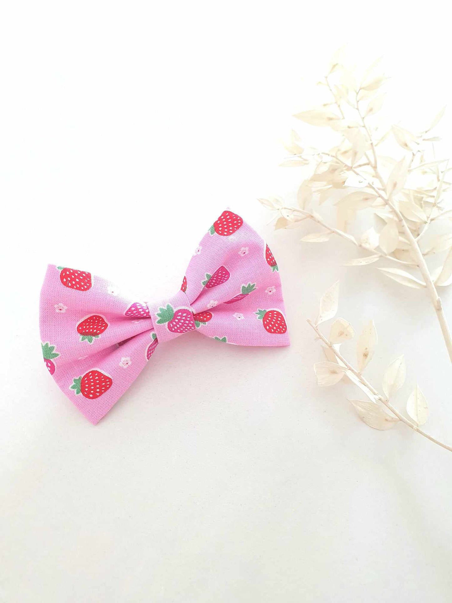 Strawberry Patch Bow