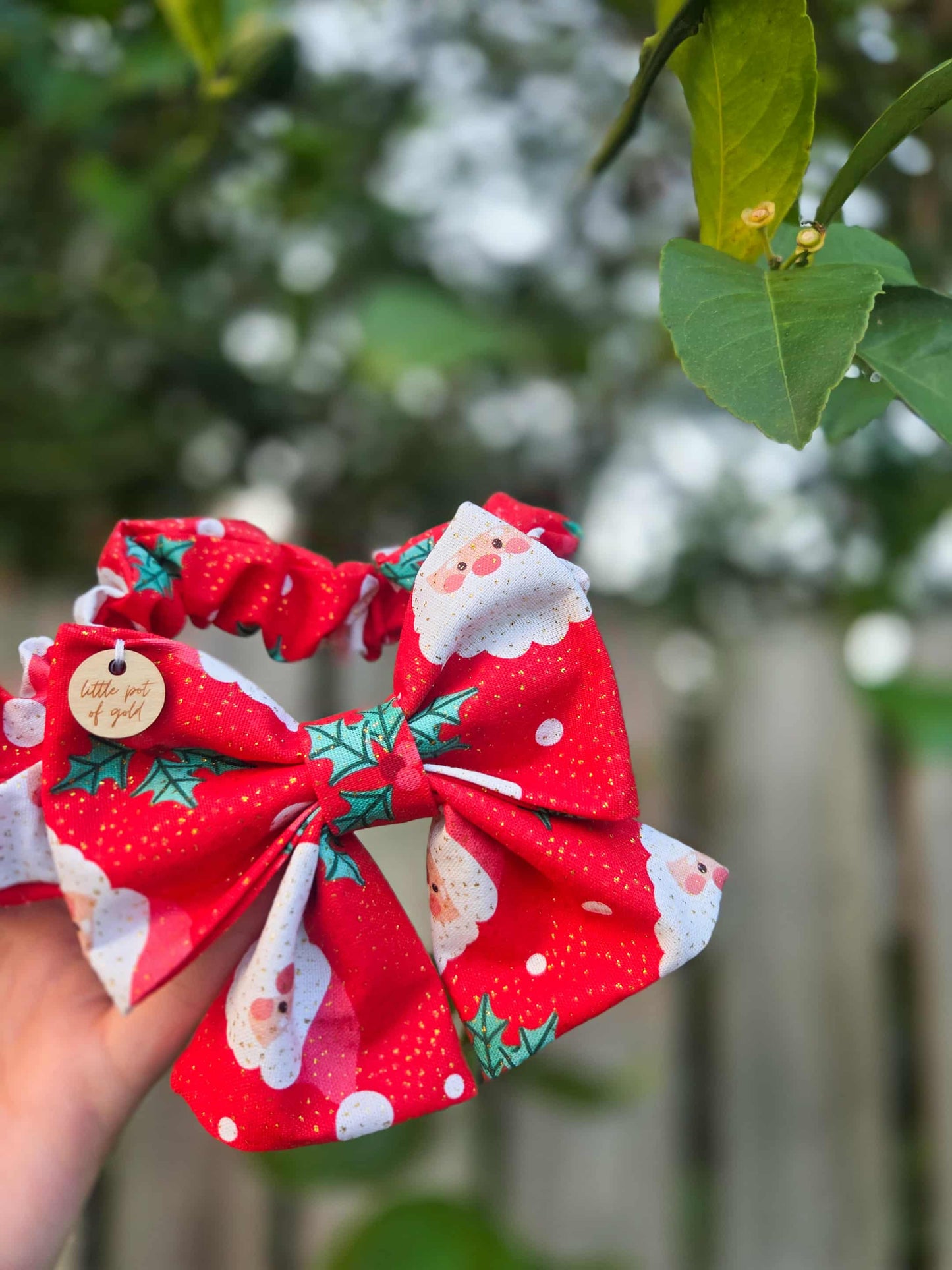 Here Comes Santa Bow