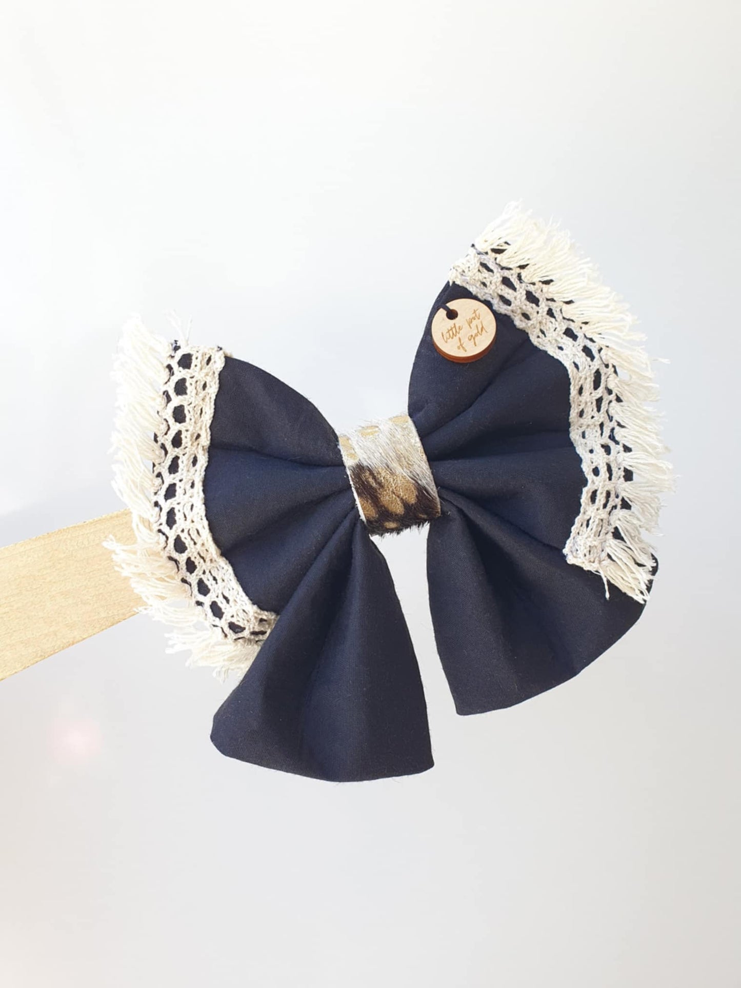 Medium Cowhide Bows